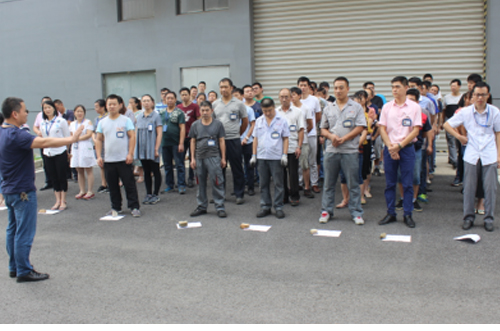 “普及消防知識(shí)，提高應(yīng)急能力”