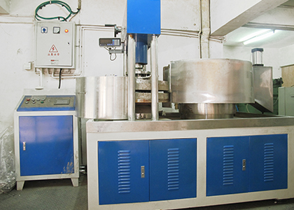 11  PEEK球研磨機 .jpg